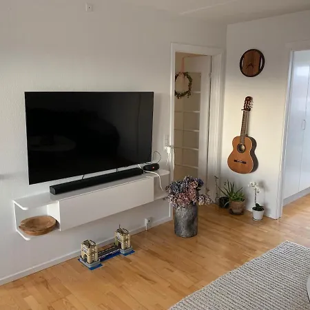 Big Sunny Top Floor Apartman